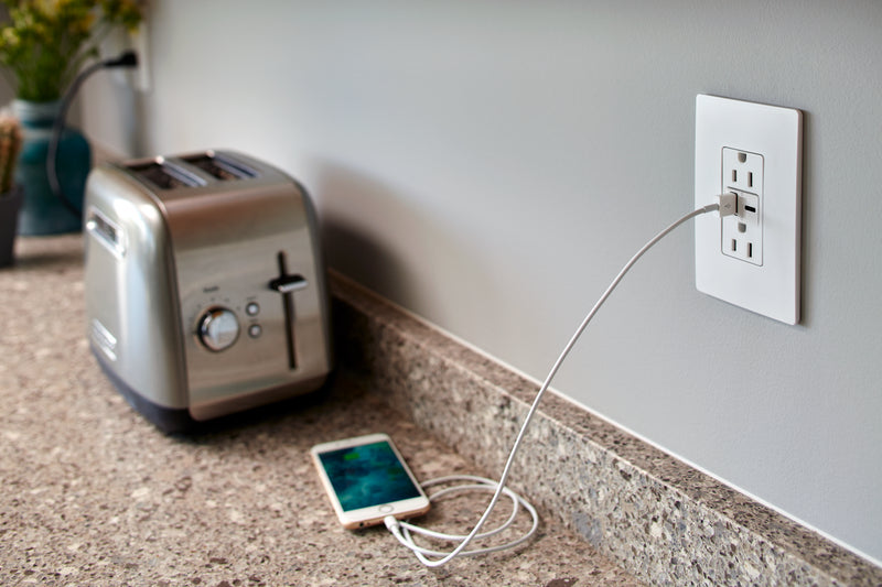 radiant R26USBACW Tamper-Resistant USB Type A/C Outlet, White Main Image.jpg