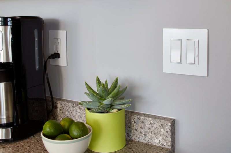 radiant RH703PTUW Tru-Universal Single Pole/3-Way Dimmer, White Main Image.jpg