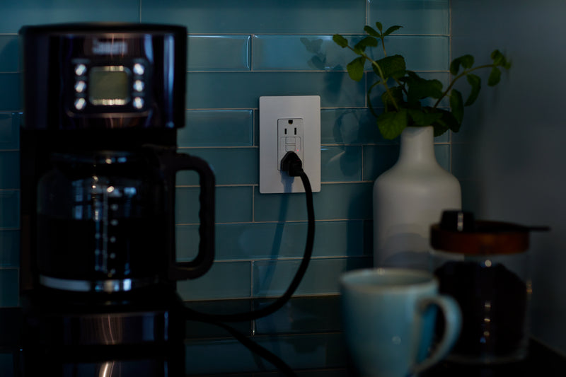 radiant 1597TRW Spec-GradeTamper-Resistant Self-Test GFCI Receptacle, White Alternate Image.jpg