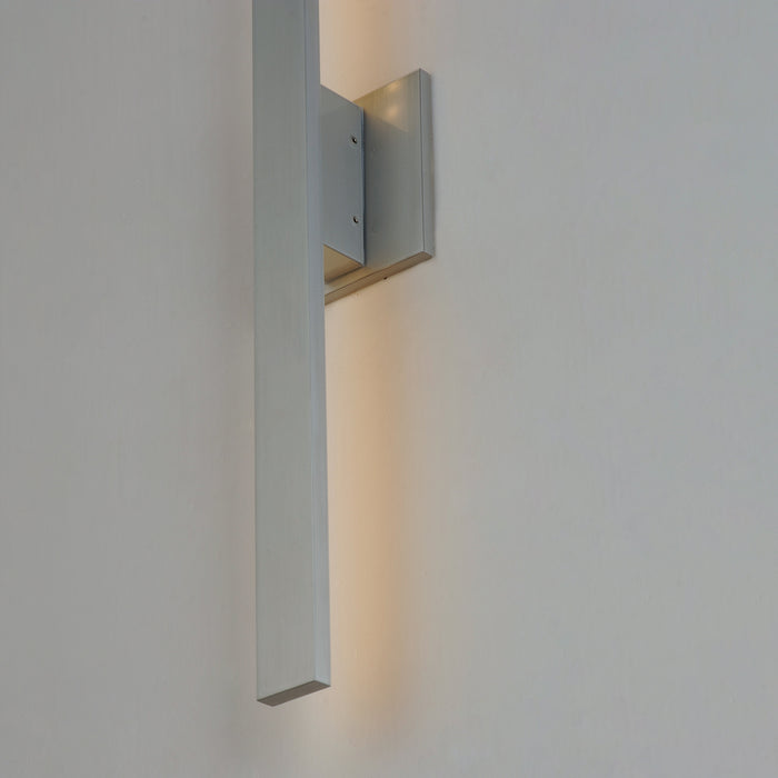 ET2 E41343-SA Alumilux Line LED Outdoor Wall Sconce, Satin Aluminum Alternate Image 4.jpg