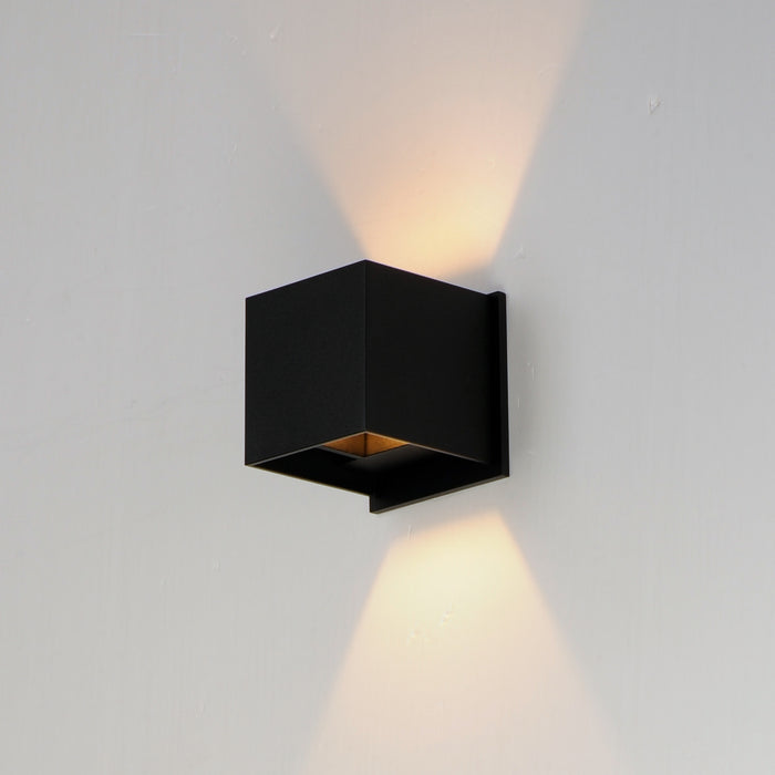 ET2 E41308-BK Alumilux Cube LED Outdoor Wall Sconce, Black Alternate Image 3.jpg