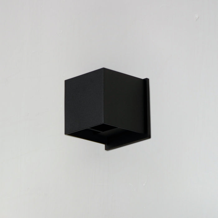 ET2 E41308-BK Alumilux Cube LED Outdoor Wall Sconce, Black Alternate Image 4.jpg