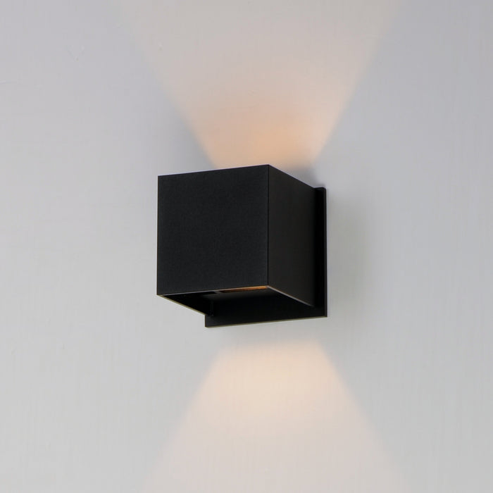 ET2 E41308-BK Alumilux Cube LED Outdoor Wall Sconce, Black Alternate Image 6.jpg