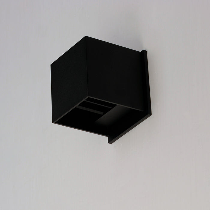 ET2 E41308-BK Alumilux Cube LED Outdoor Wall Sconce, Black Alternate Image 7.jpg